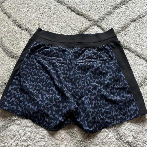 Athleta shorts Brooklyn Printed Lightweight Navy black athletic high rise 0 - Picture 3 of 9
